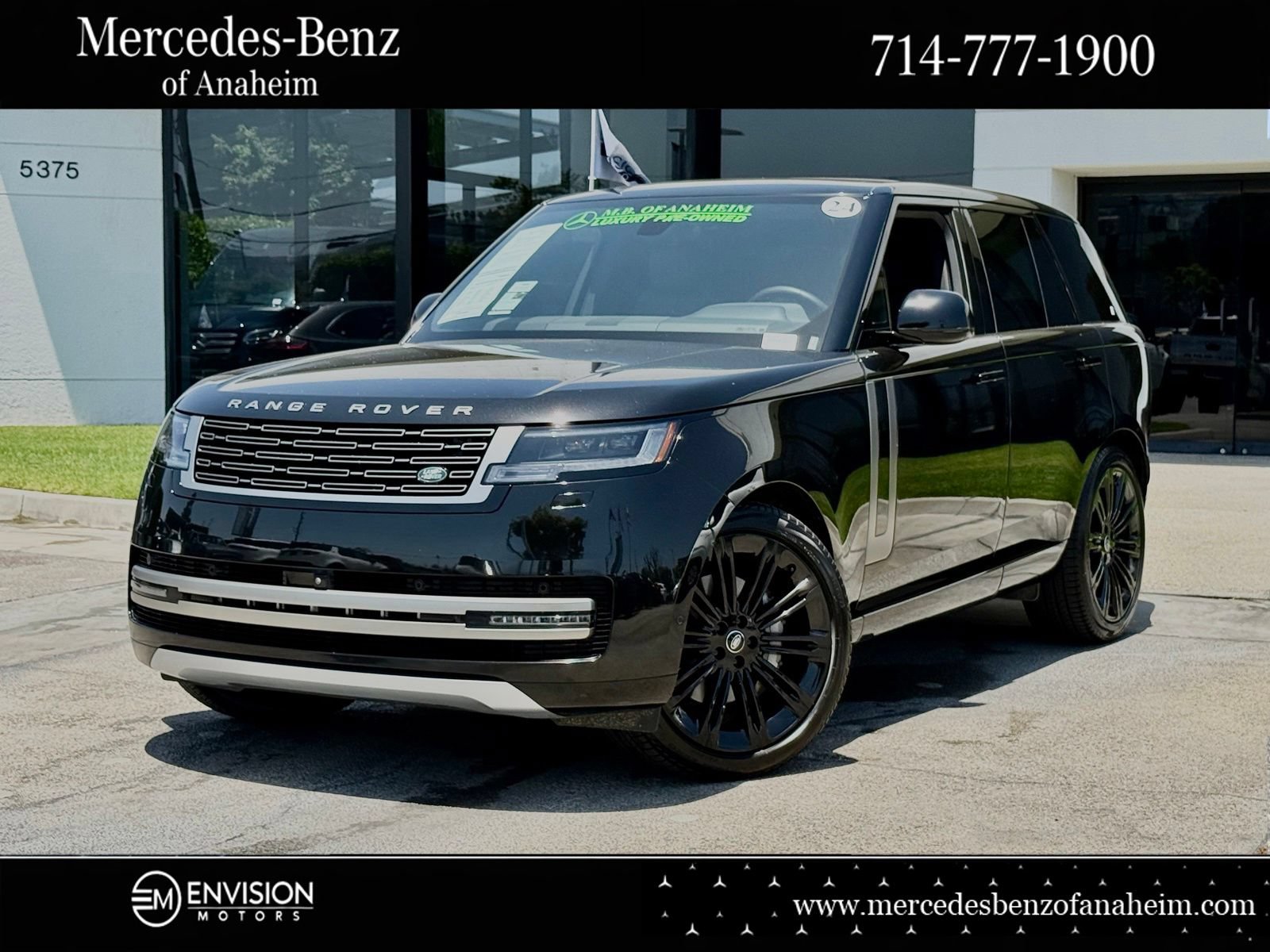 Used 2024 Land Rover Range Rover SE AWD/4WD image 1