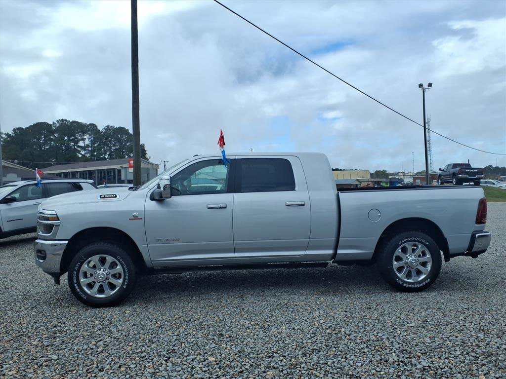 New 2026 RAM 2500 Laramie AWD/4WD image 4