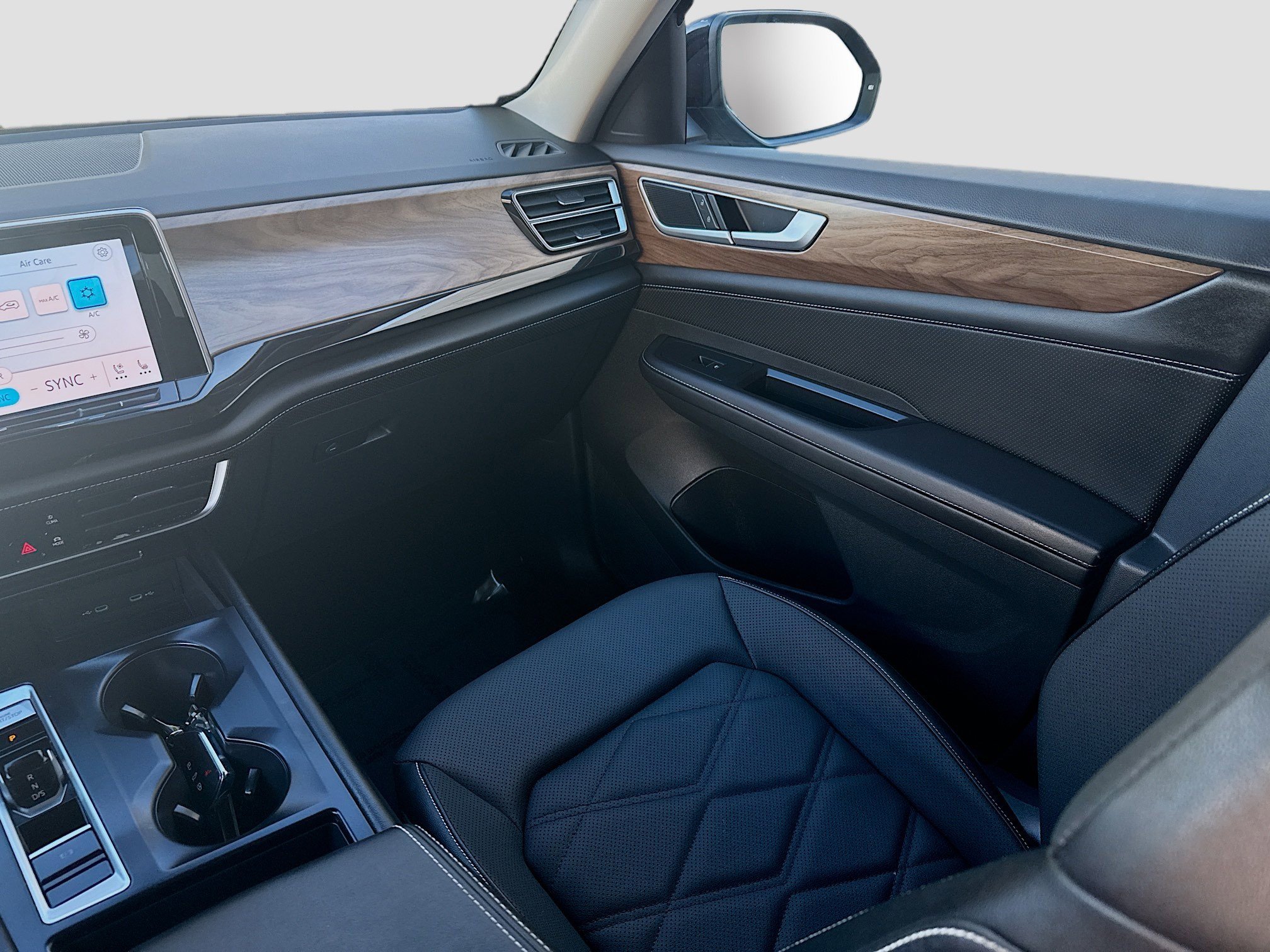 Certified 2025 Volkswagen Atlas SE image 21