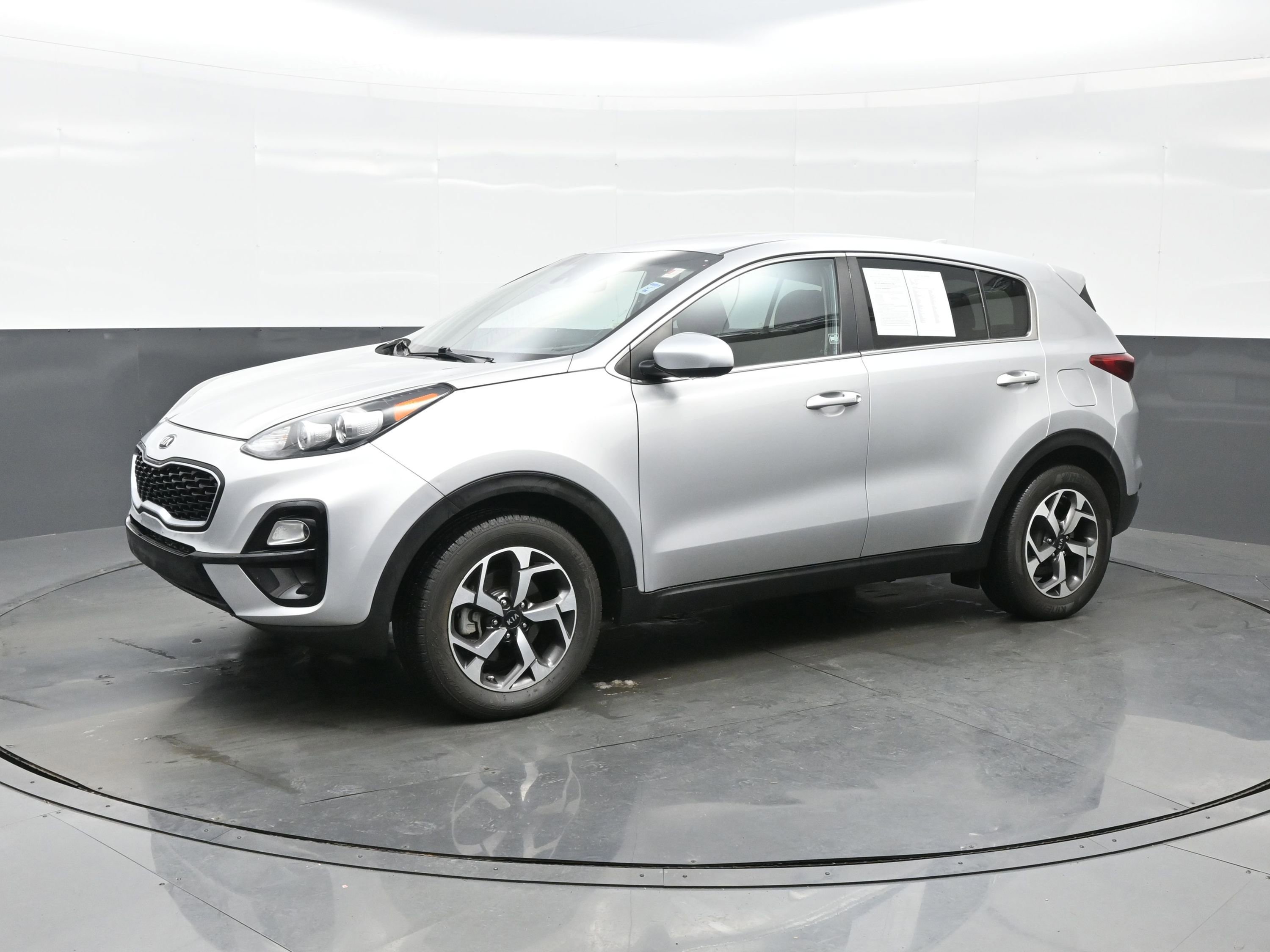 Used 2022 Kia Sportage LX image 5