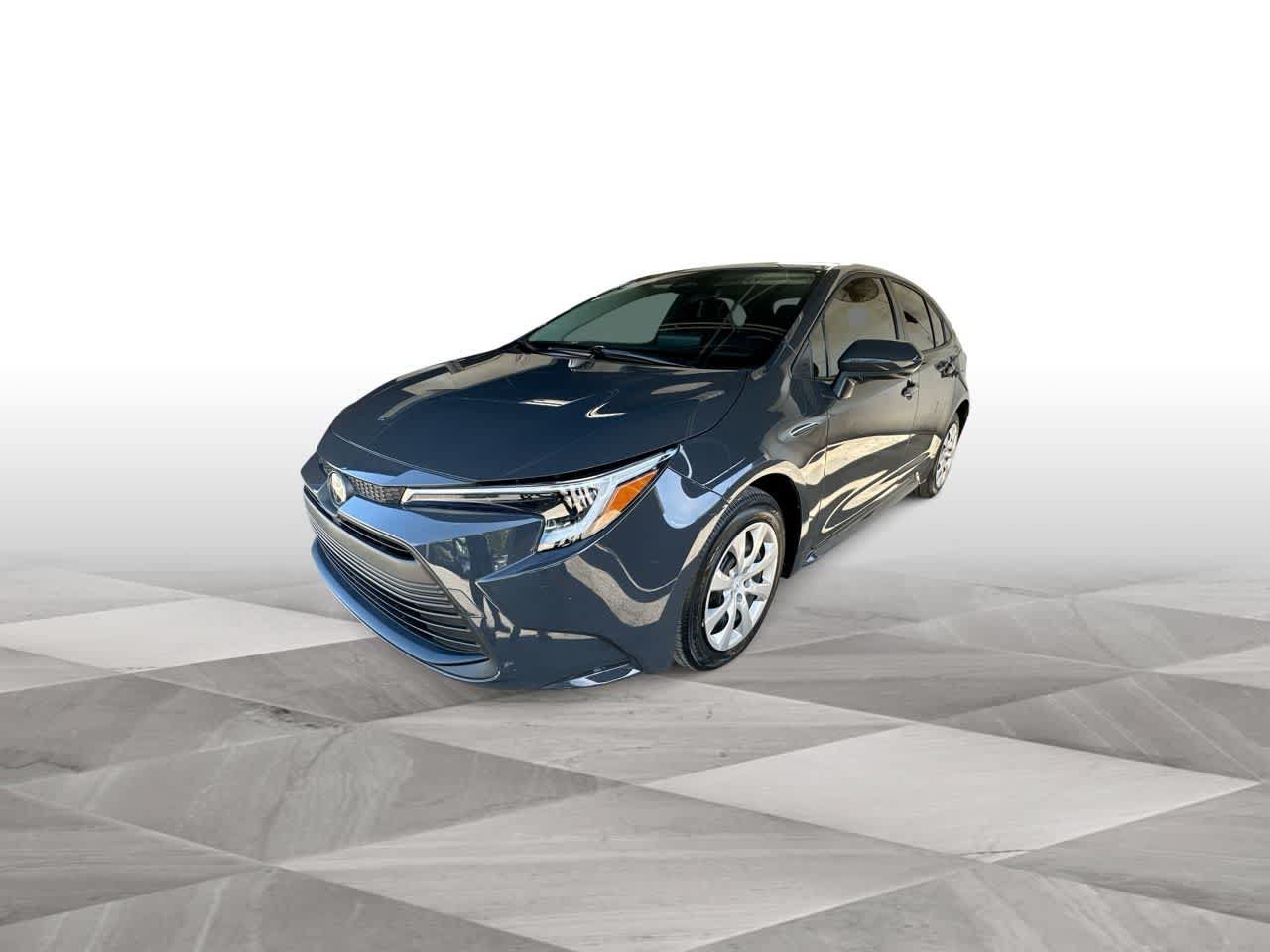 Used 2026 Toyota Corolla LE FWD image 4