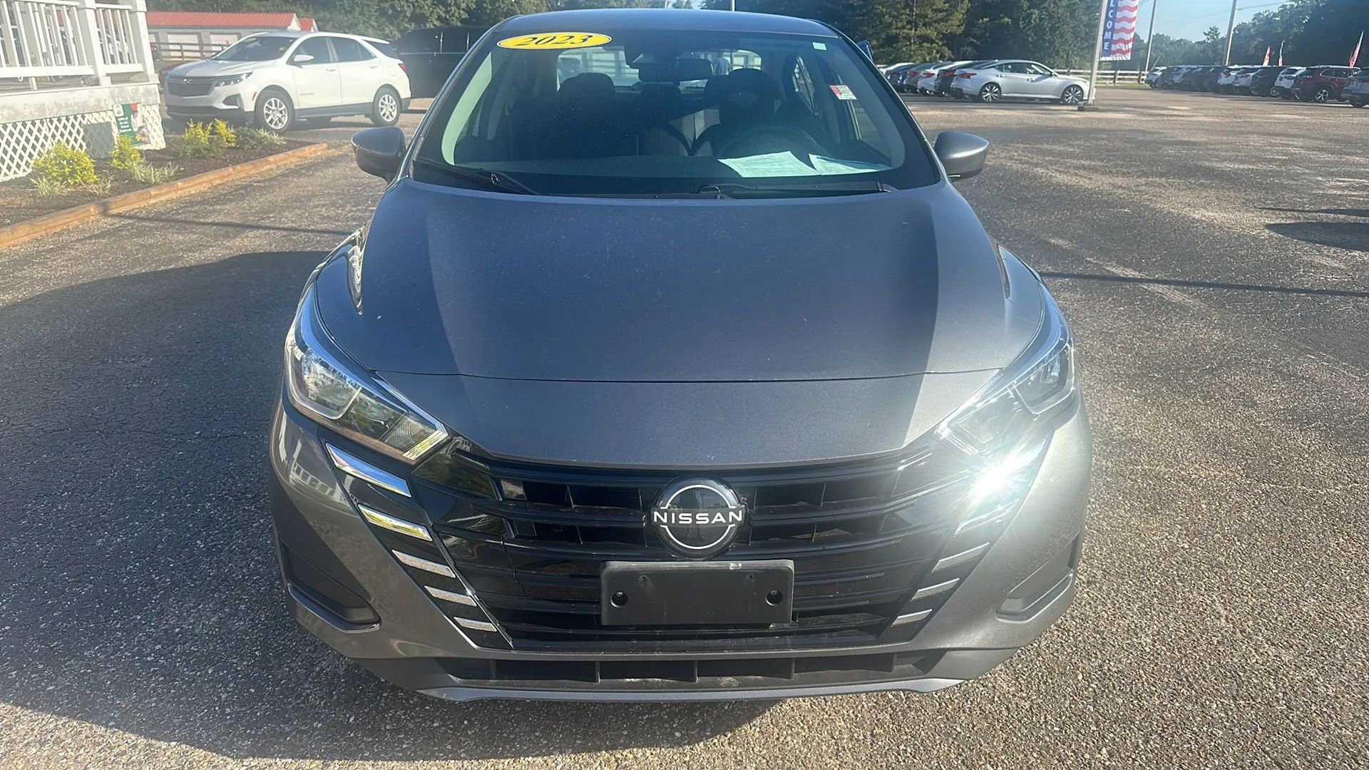 Used 2023 Nissan Versa SV image 2