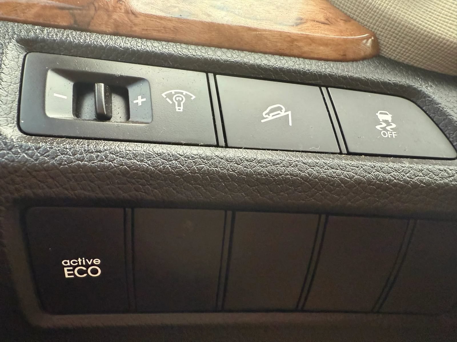 Used 2013 Hyundai Santa Fe Sport 2.0T FWD image 25