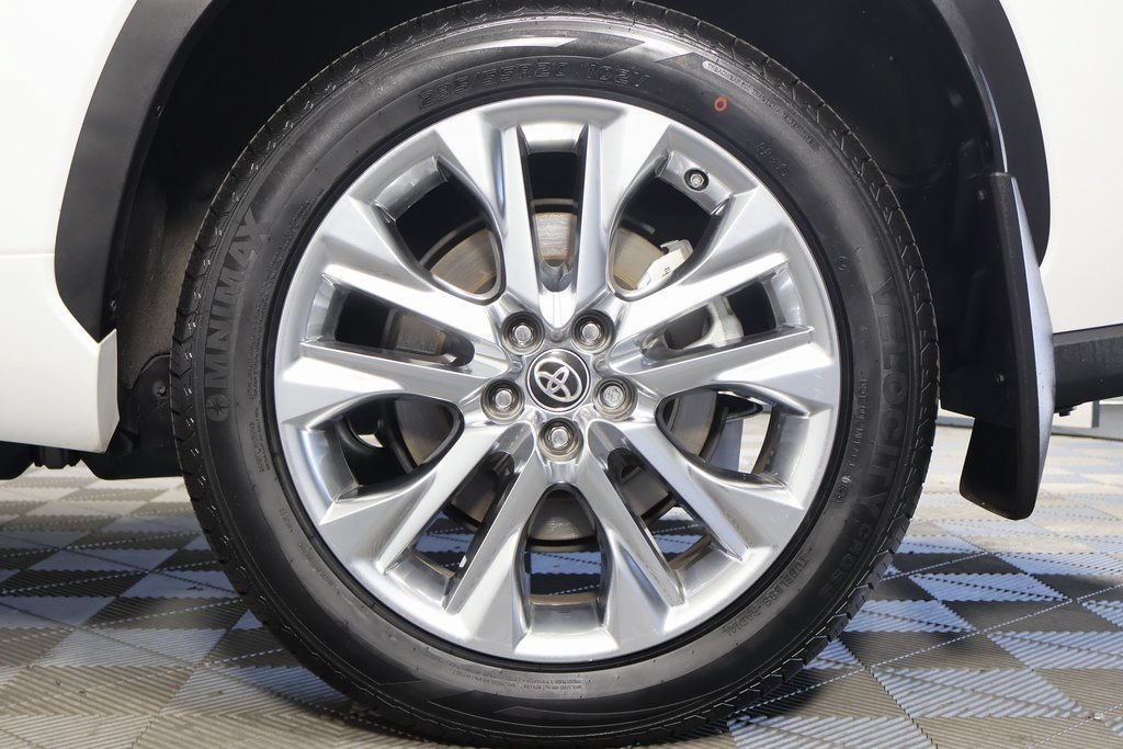 Used 2023 Toyota Highlander Limited AWD/4WD image 16