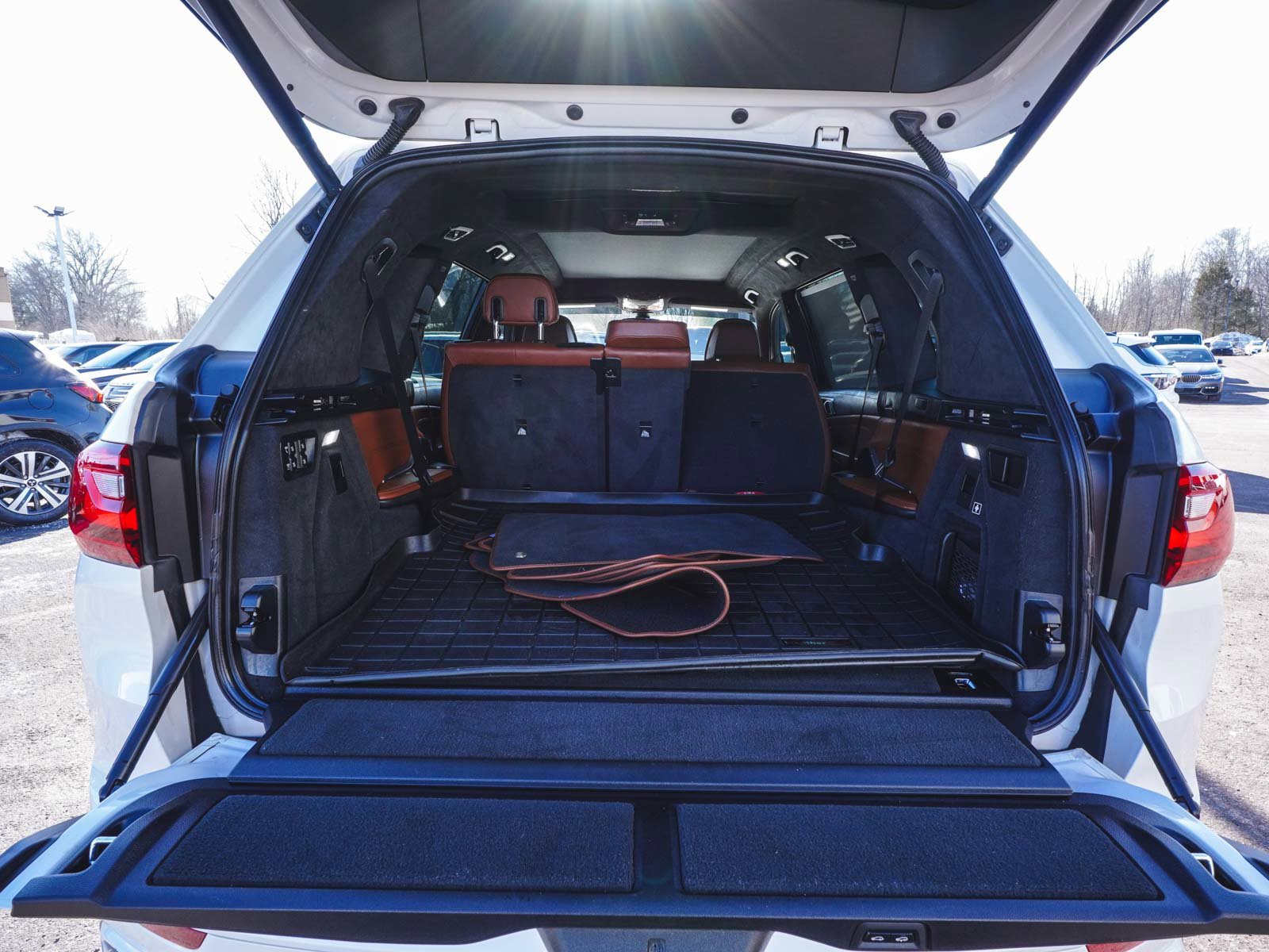 Used 2022 BMW ALPINA XB7 image 51
