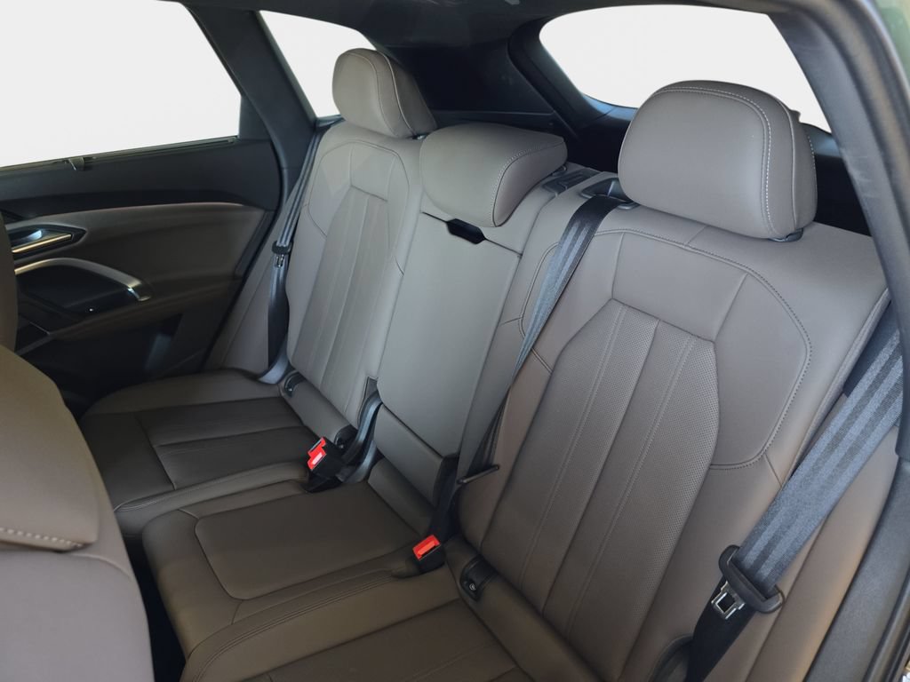 Used 2025 Audi Q5 Prestige AWD/4WD image 17