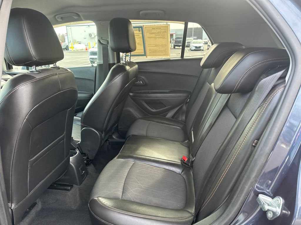 Used 2018 Chevrolet Trax LT w/ LT Convenience Package image 16