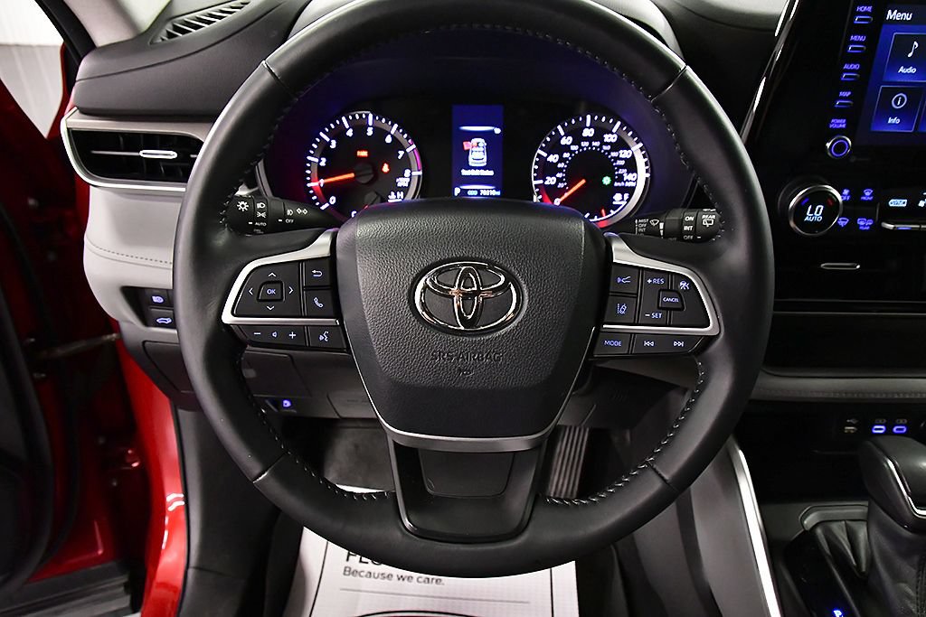 Used 2022 Toyota Highlander LE FWD image 14