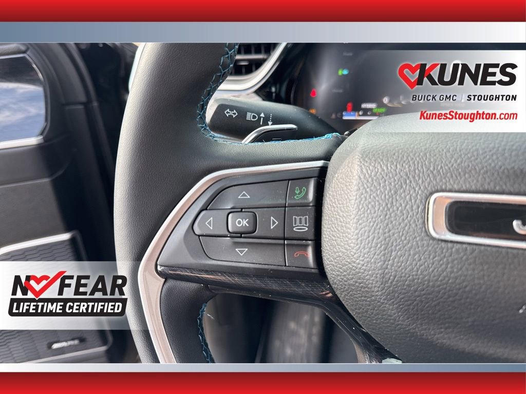 Used 2023 Jeep Grand Cherokee Trailhawk w/ Luxury Tech Group III image 28