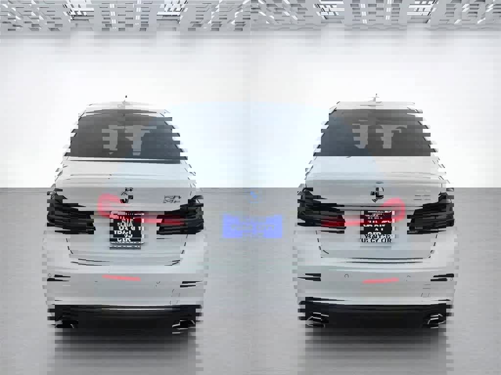 Used 2022 BMW 530e w/ Premium Package image 5