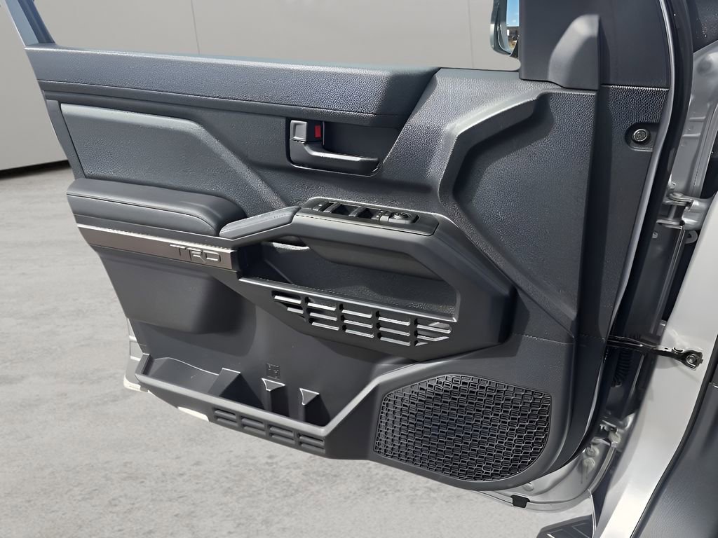 Used 2025 Toyota 4Runner TRD Off-Road image 17