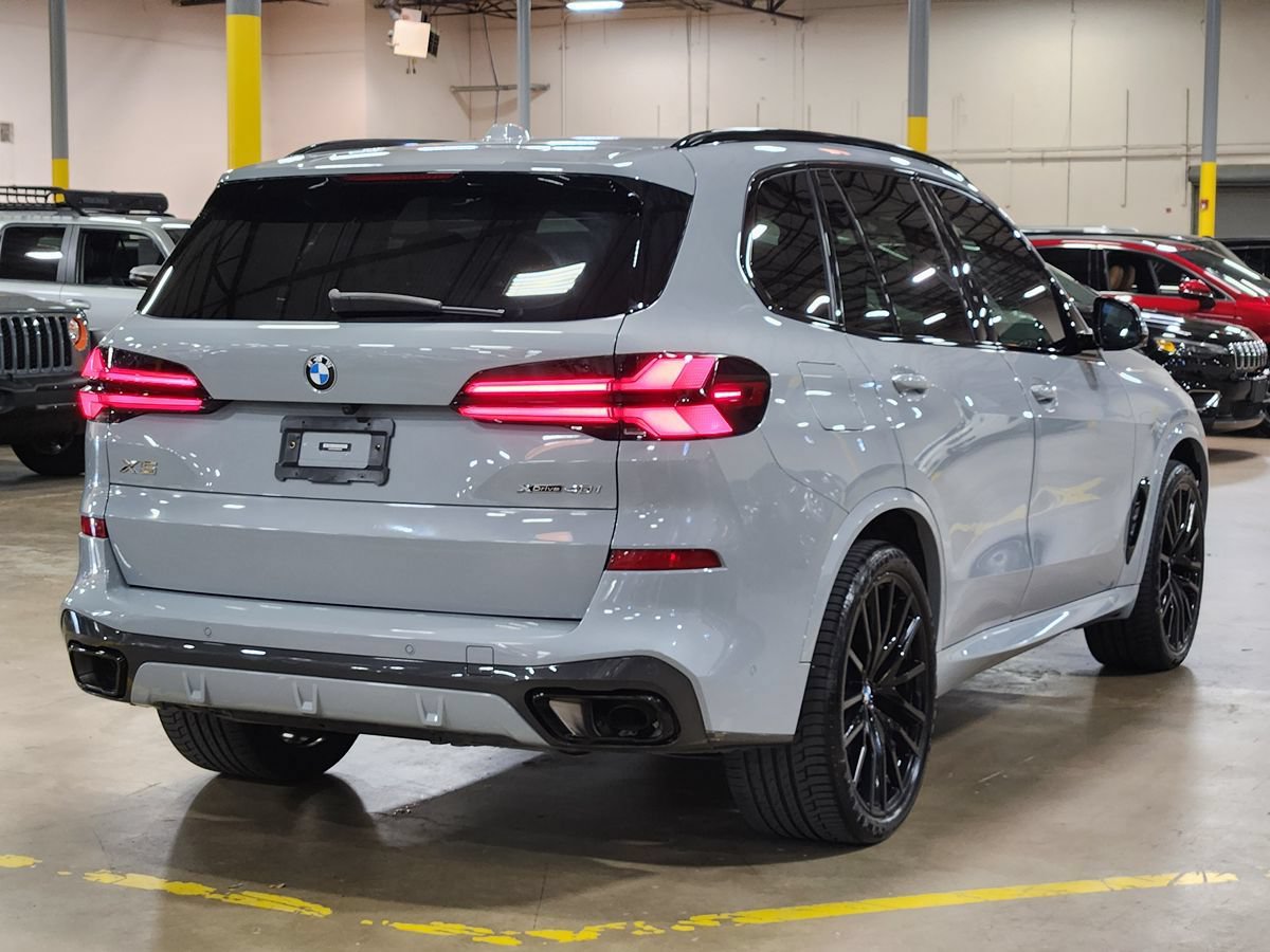 Used 2024 BMW X5 xDrive40i w/ M Sport Package AWD/4WD image 8