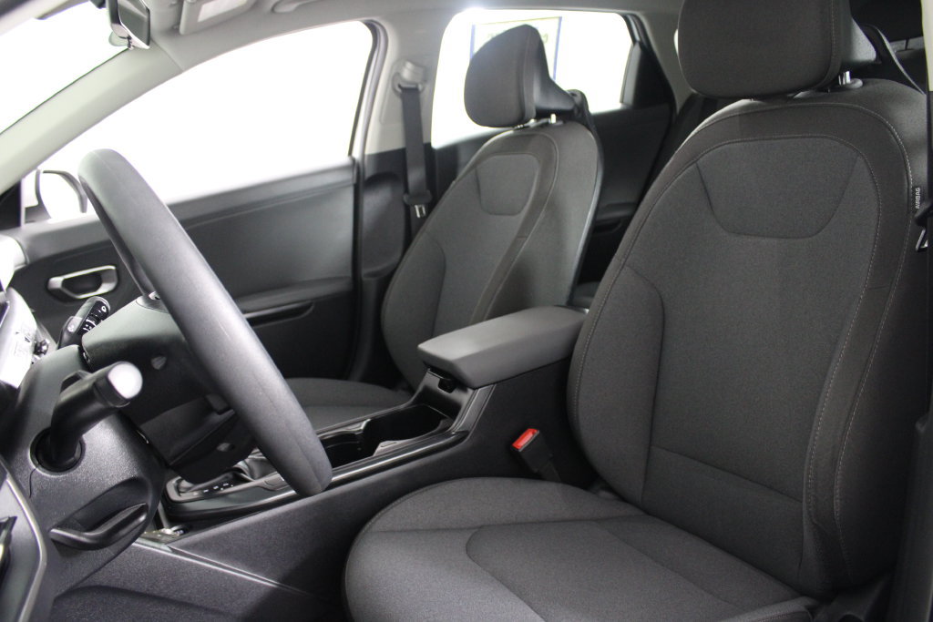Used 2025 Kia K4 FWD image 18
