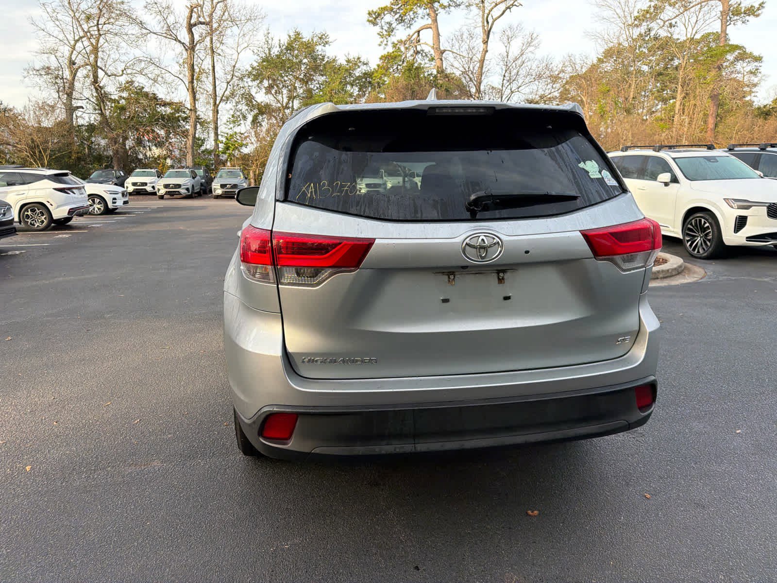 Used 2018 Toyota Highlander SE image 13