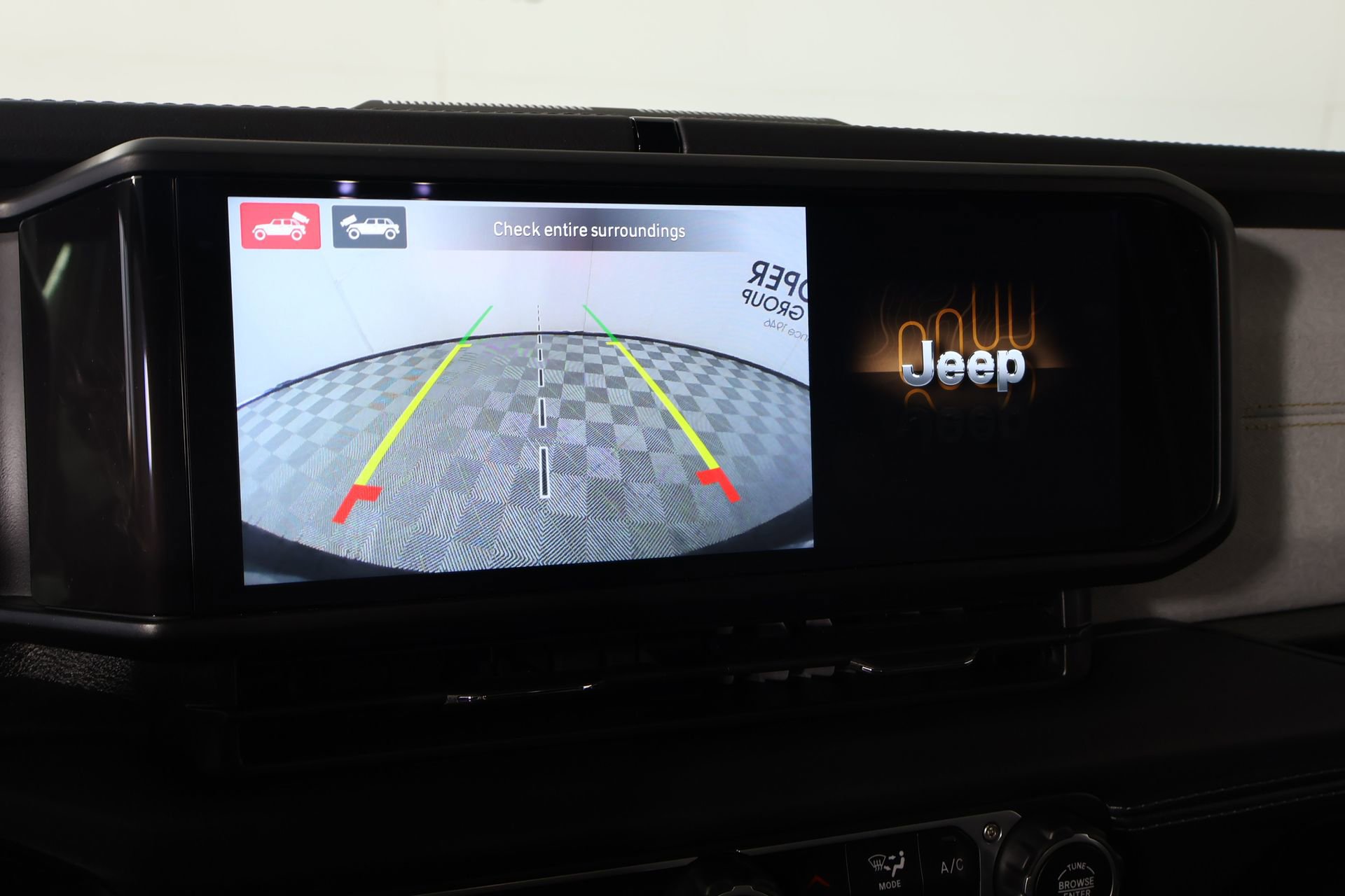 Used 2025 Jeep Wrangler Unlimited Sahara AWD/4WD image 6