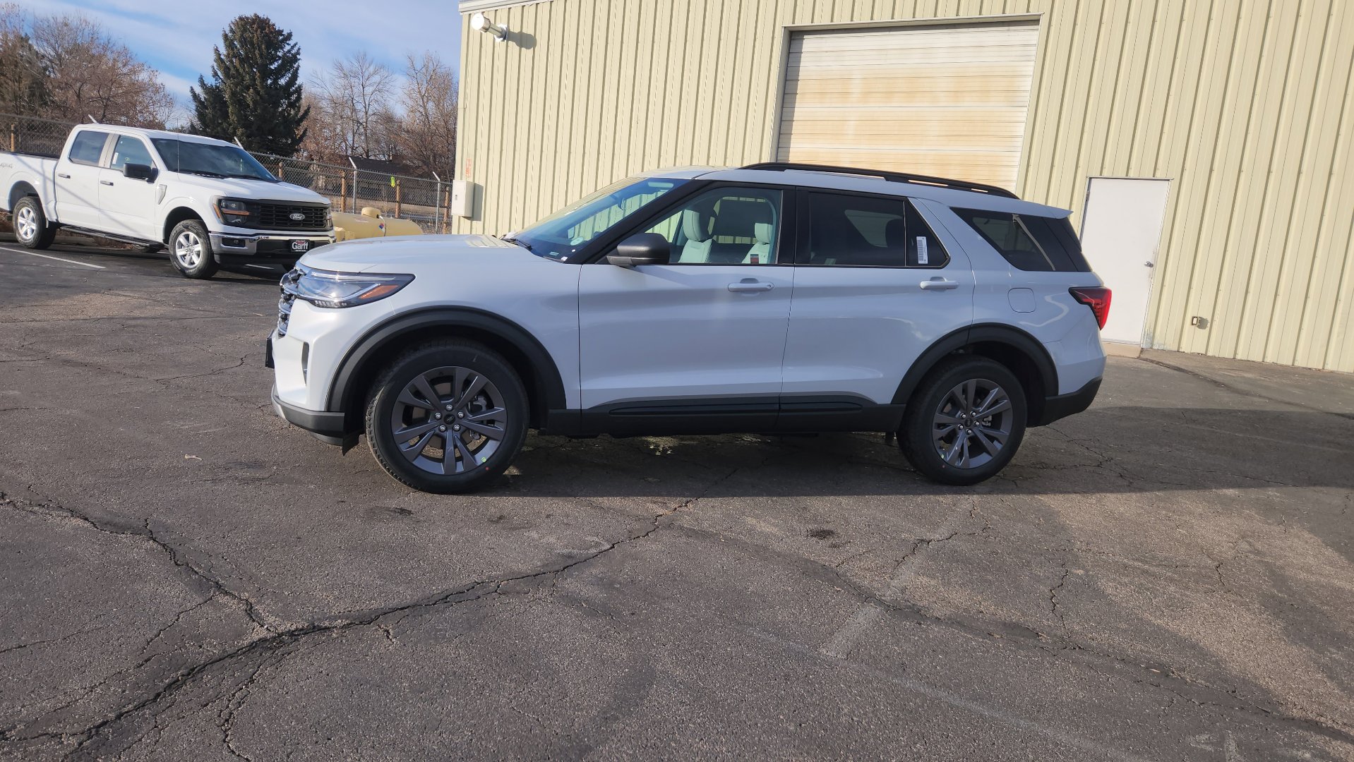 New 2026 Ford Explorer Active w/ Active Comfort Package image 4