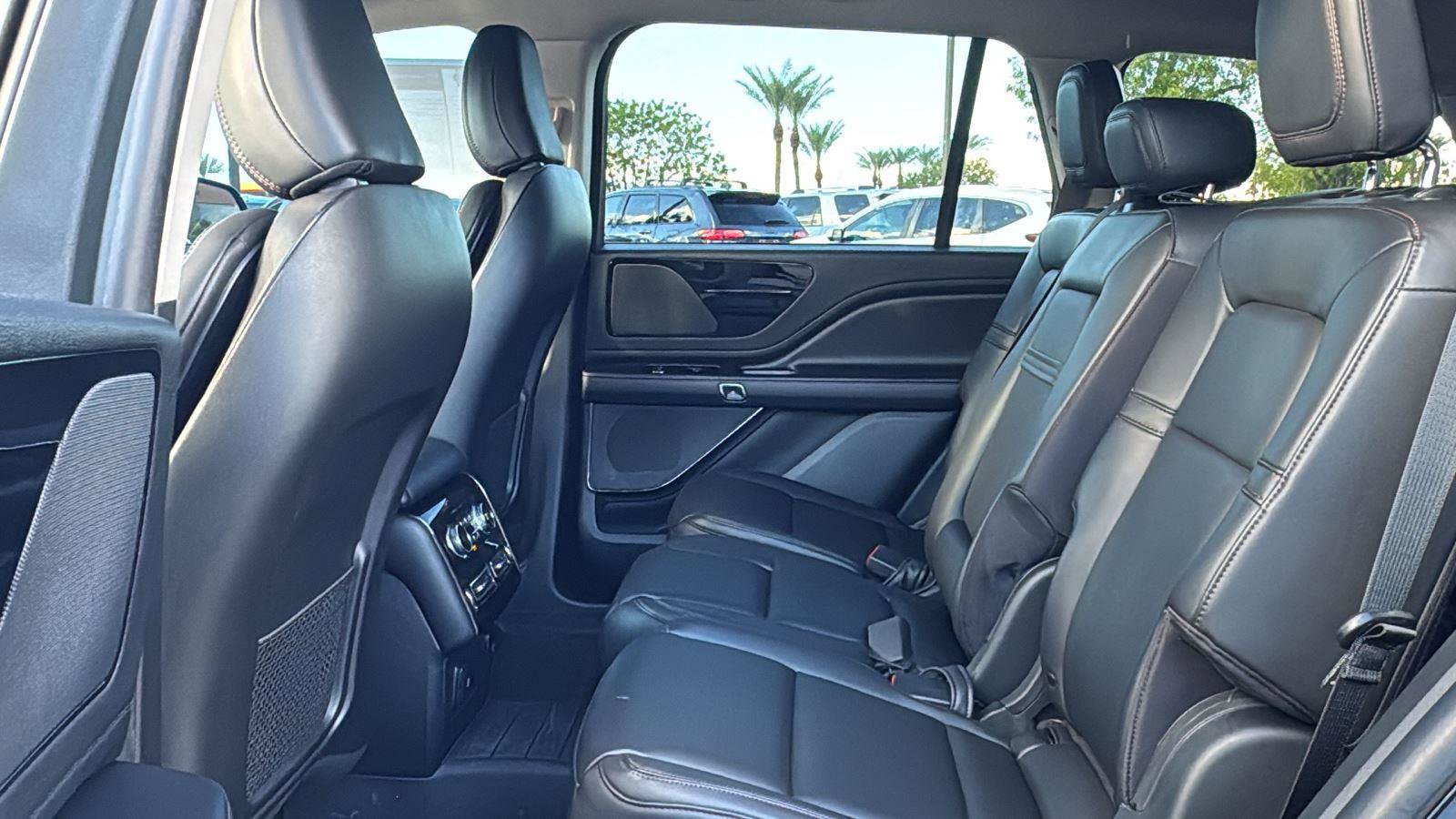 Used 2023 Lincoln Aviator 2WD w/ Class IV Trailer Tow Package image 21