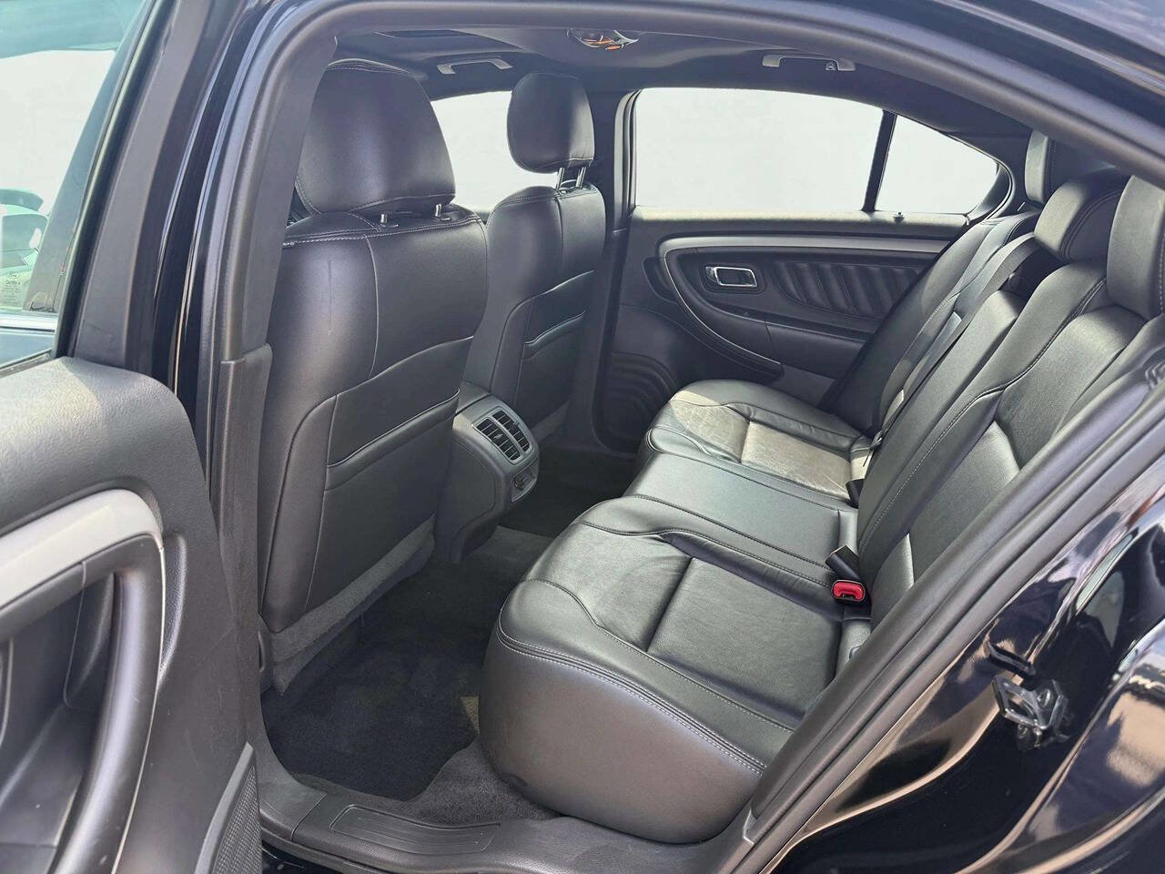 Used 2017 Ford Taurus SEL w/ Equipment Group 201A image 12