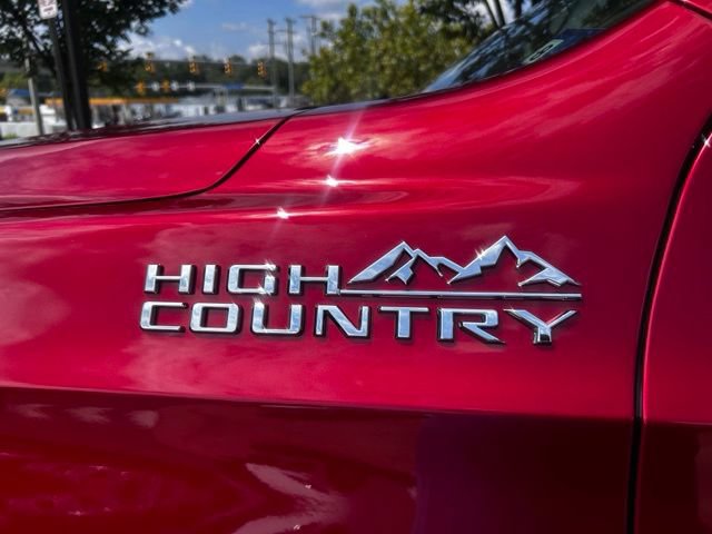 New 2026 Chevrolet Suburban High Country AWD/4WD image 8