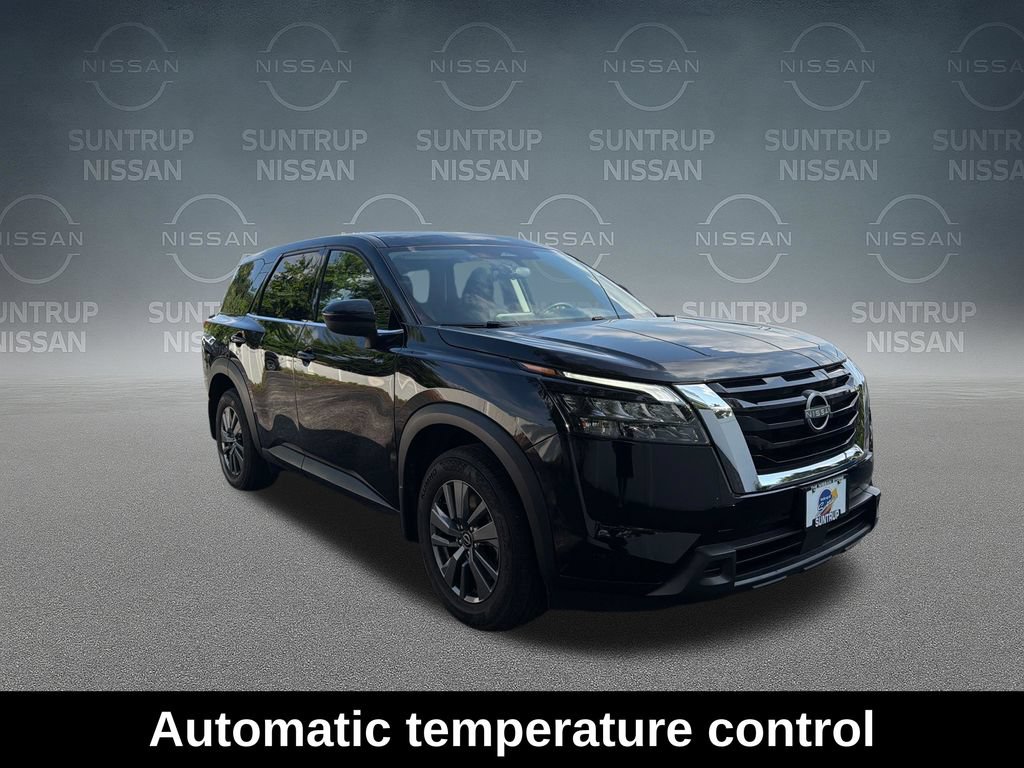 Used 2024 Nissan Pathfinder S AWD/4WD image 9