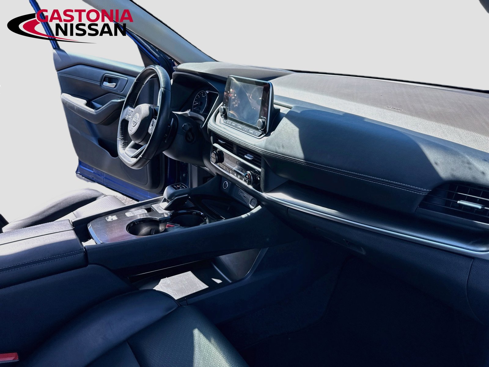 Used 2023 Nissan Rogue SV w/ SV Premium B Package FWD image 36