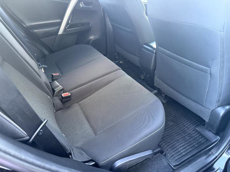 Used 2018 Toyota RAV4 XLE AWD/4WD image 11