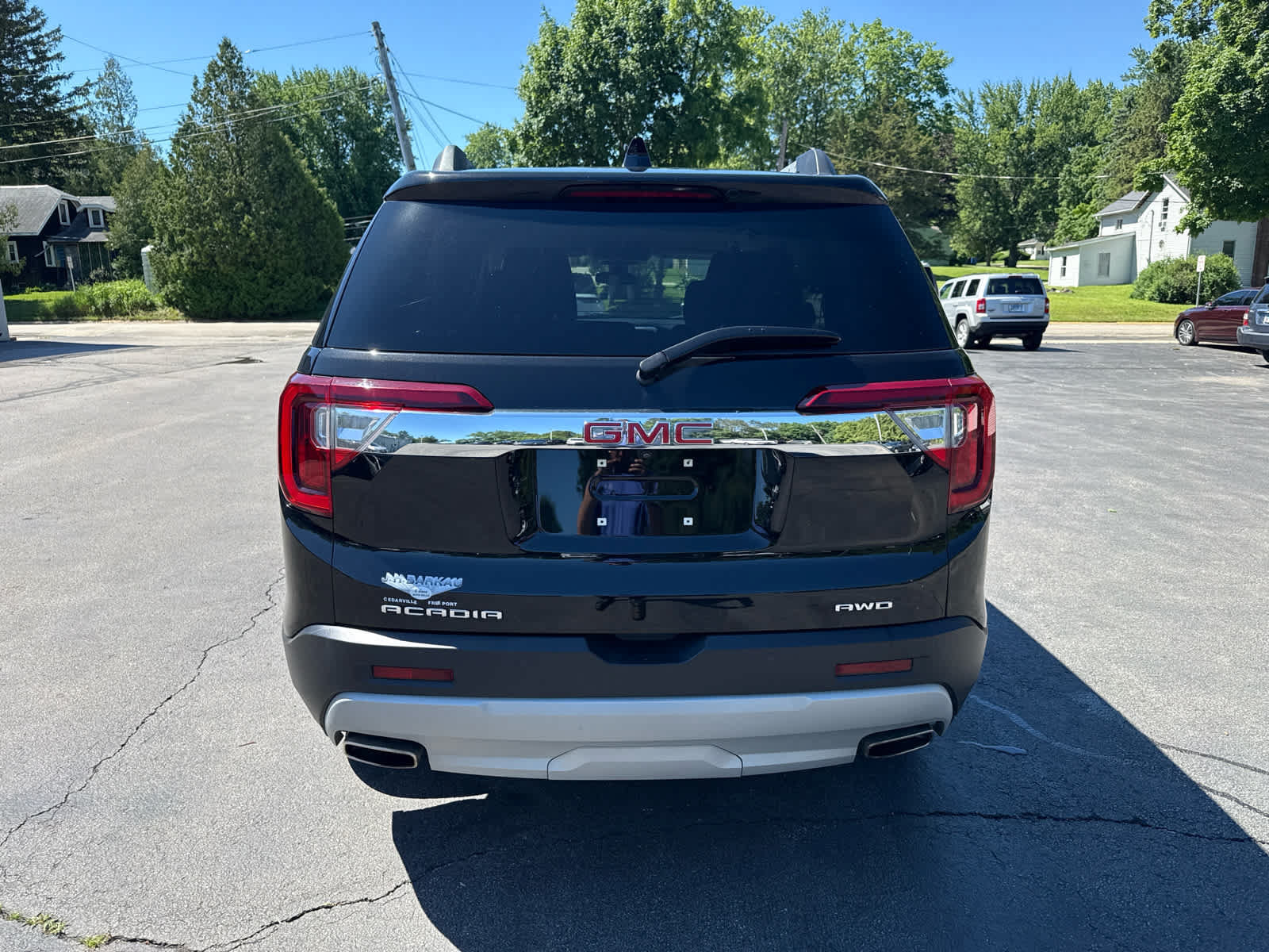 Used 2023 GMC Acadia SLE w/ Driver Convenience Package AWD/4WD image 4