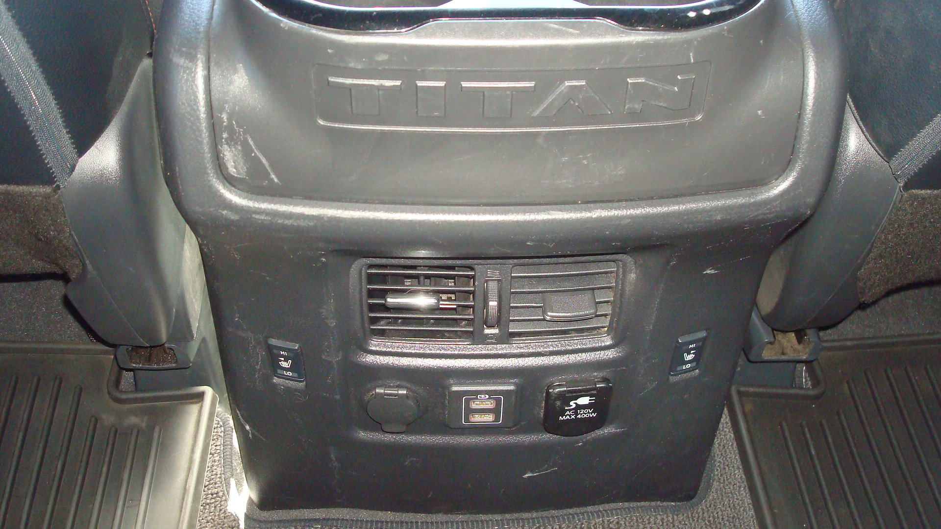 Used 2021 Nissan Titan PRO-4X w/ Pro-4x Convenience Package image 11