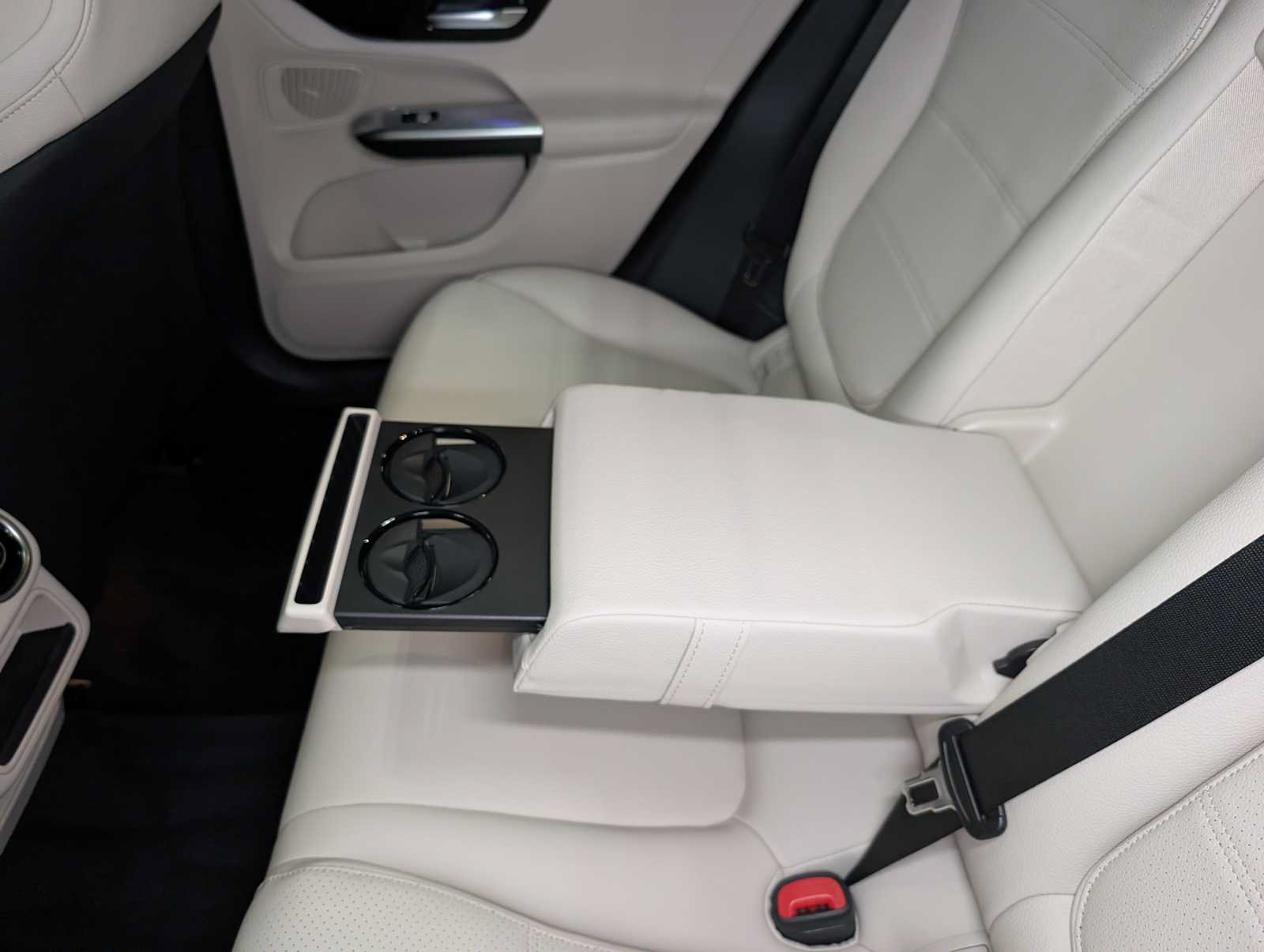 New 2027 Mercedes-Benz GLC 300 4MATIC image 17