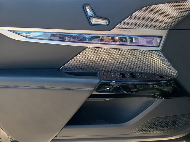 Used 2025 BMW 740i RWD image 16