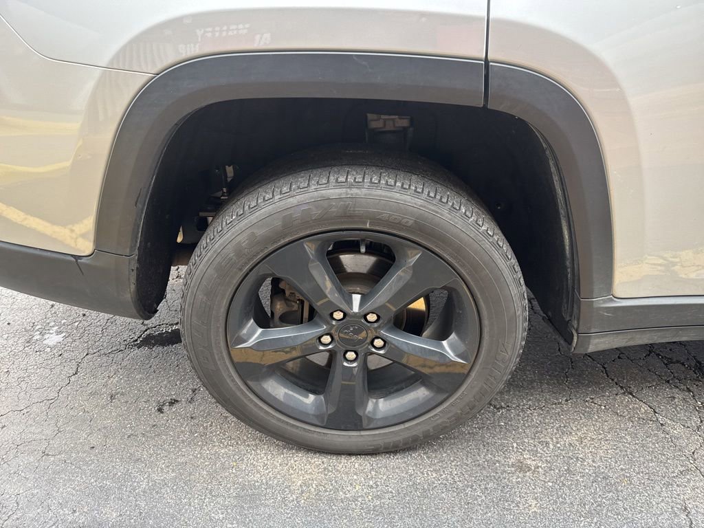 Used 2024 Jeep Grand Cherokee L Altitude image 18