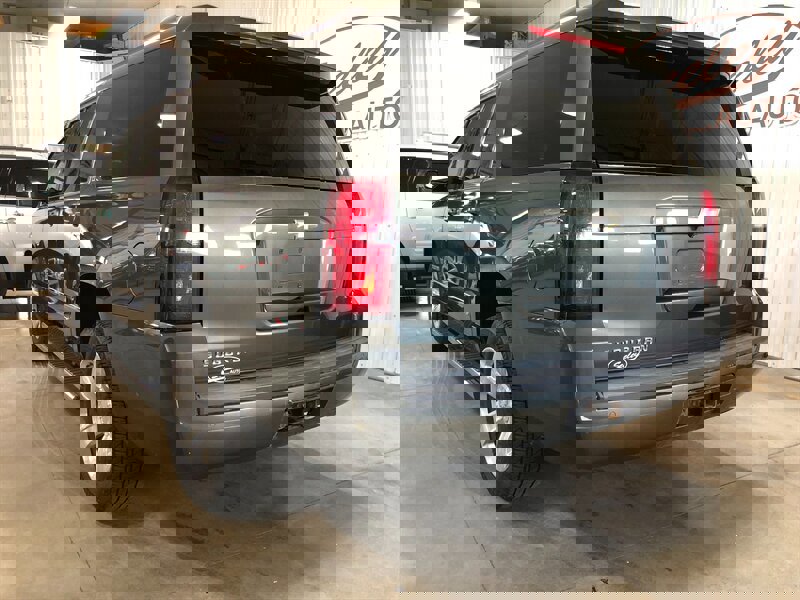 Used 2019 Chevrolet Suburban LT w/ LT Signature Package image 3