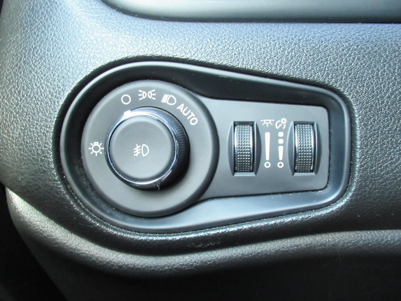 Certified 2023 Jeep Renegade Trailhawk AWD/4WD image 22