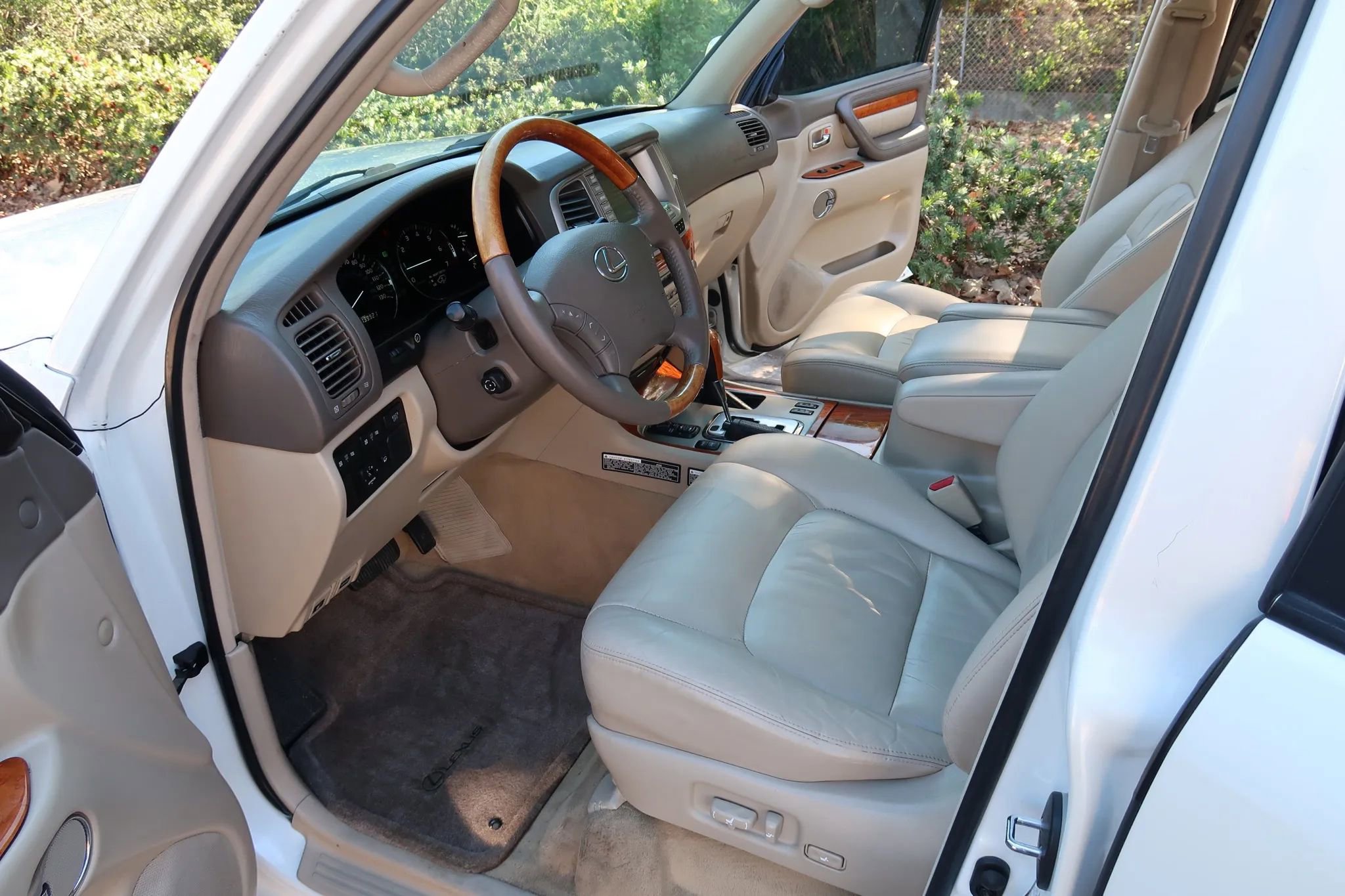 Used 2005 Lexus LX 470 4WD image 8