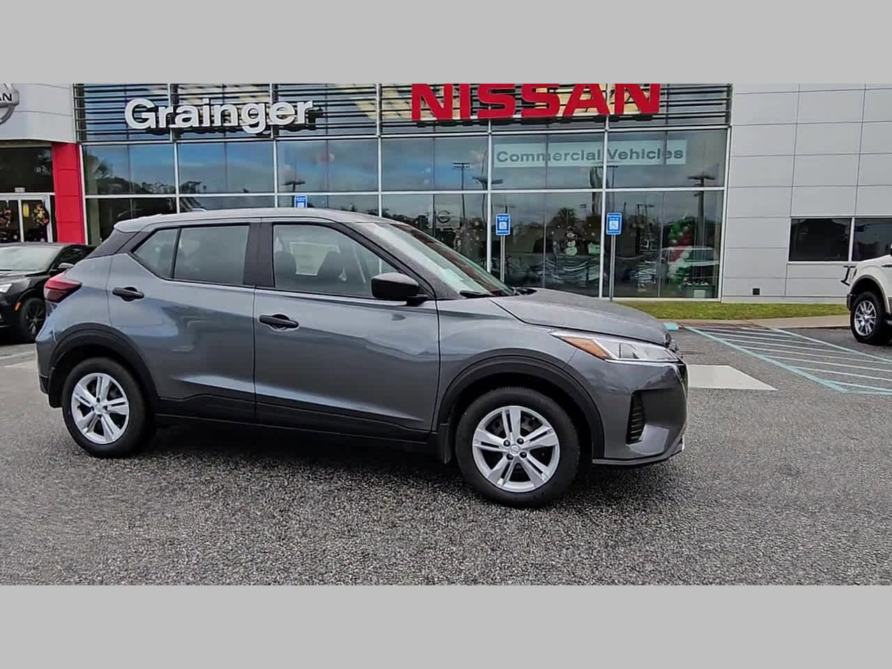 New 2025 Nissan Kicks Play S image 37