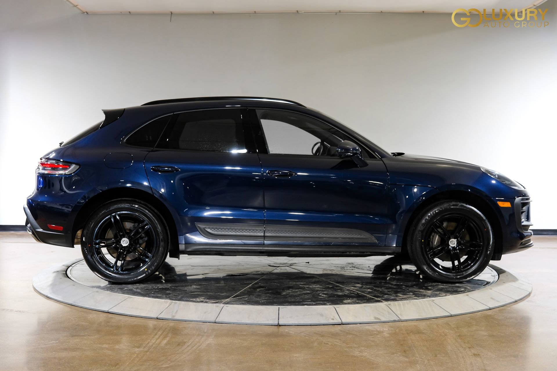Used 2023 Porsche Macan AWD/4WD image 9