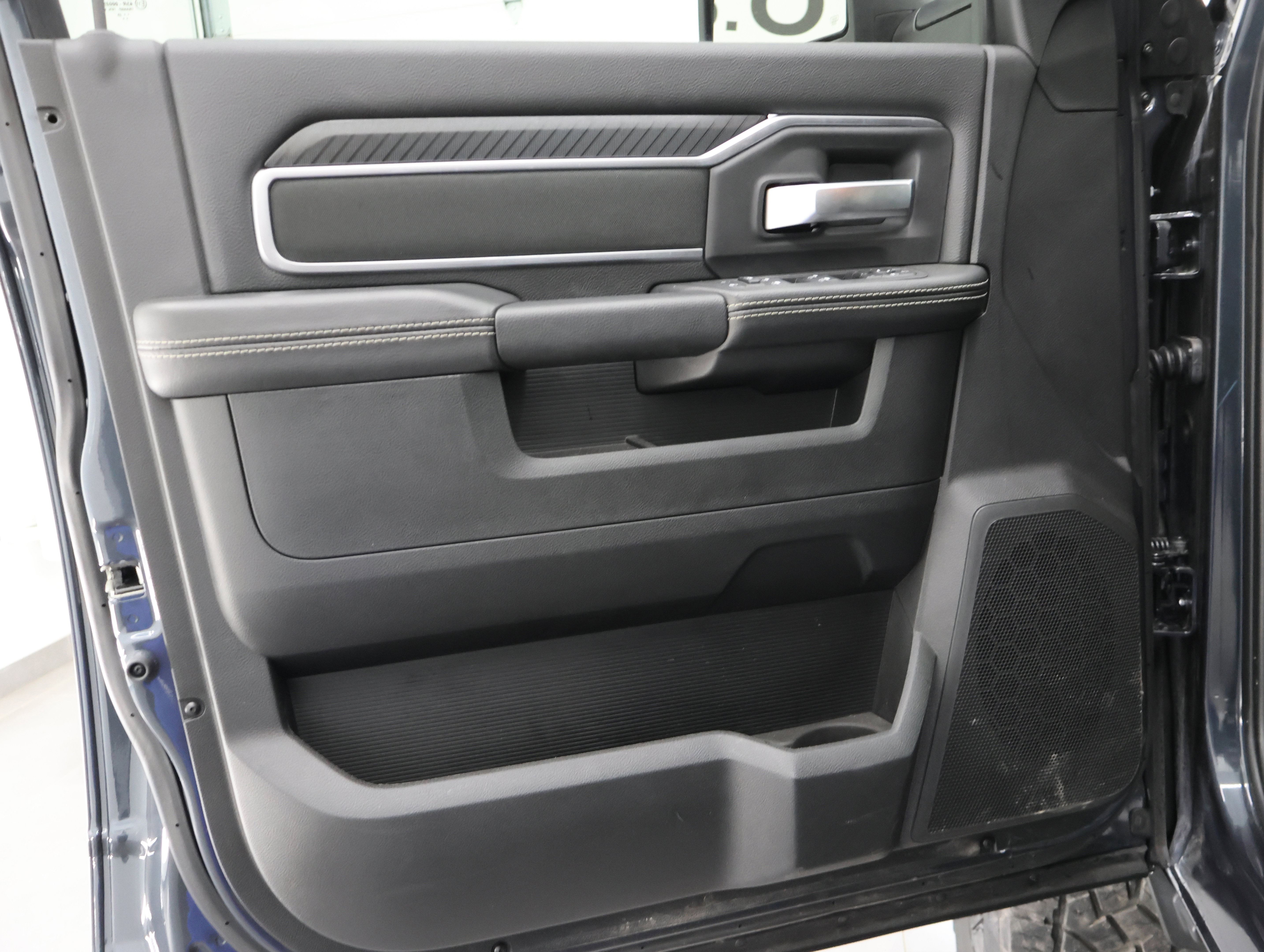 Used 2025 RAM 2500 Big Horn AWD/4WD image 40