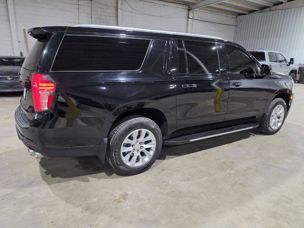 Used 2023 Chevrolet Suburban Premier AWD/4WD image 15