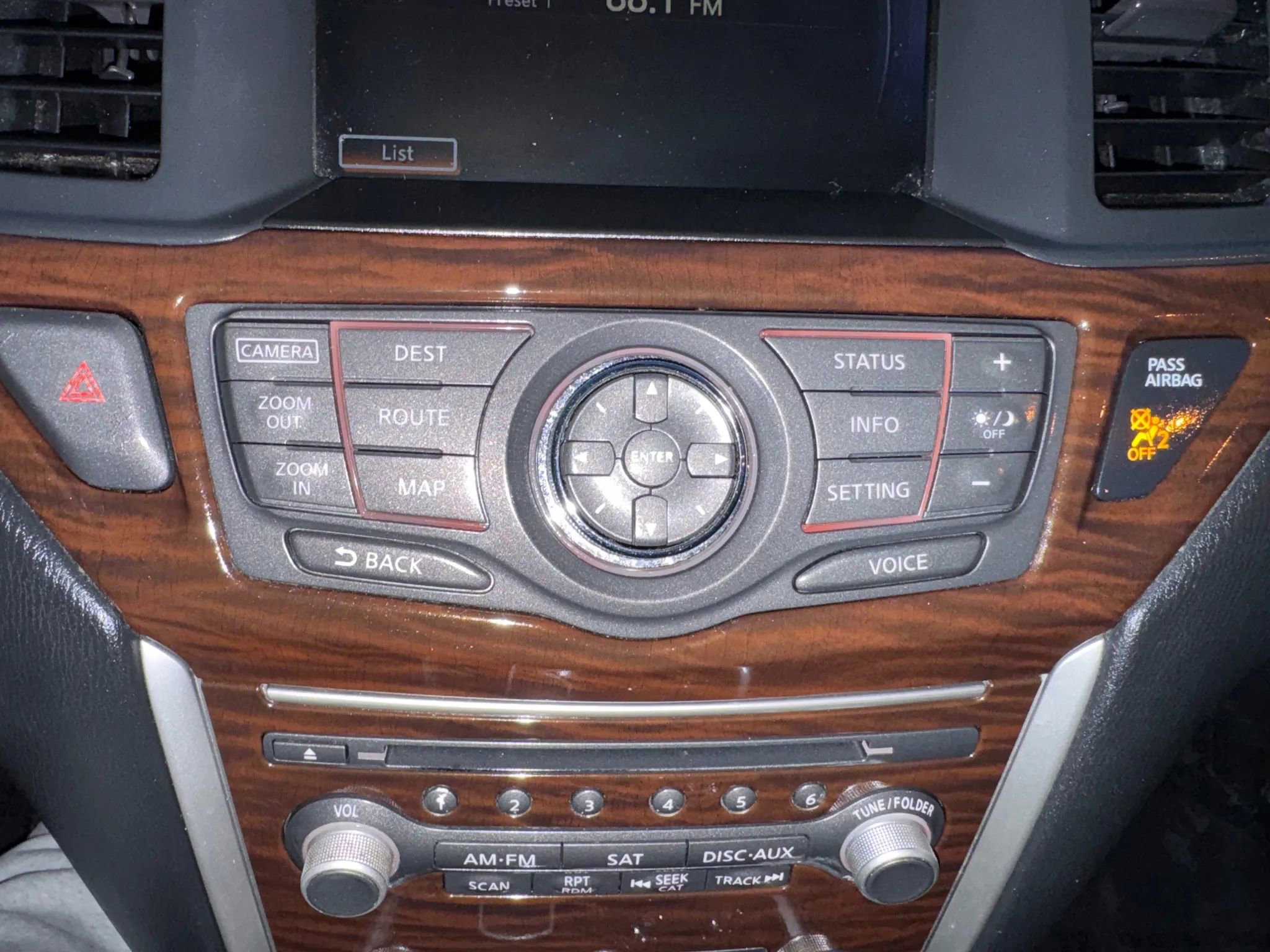 Used 2013 Nissan Pathfinder Platinum image 19