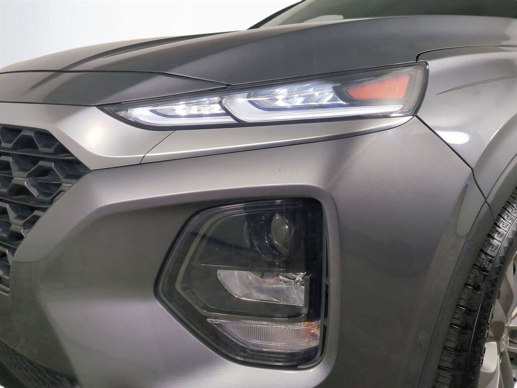Used 2019 Hyundai Santa Fe SE image 10