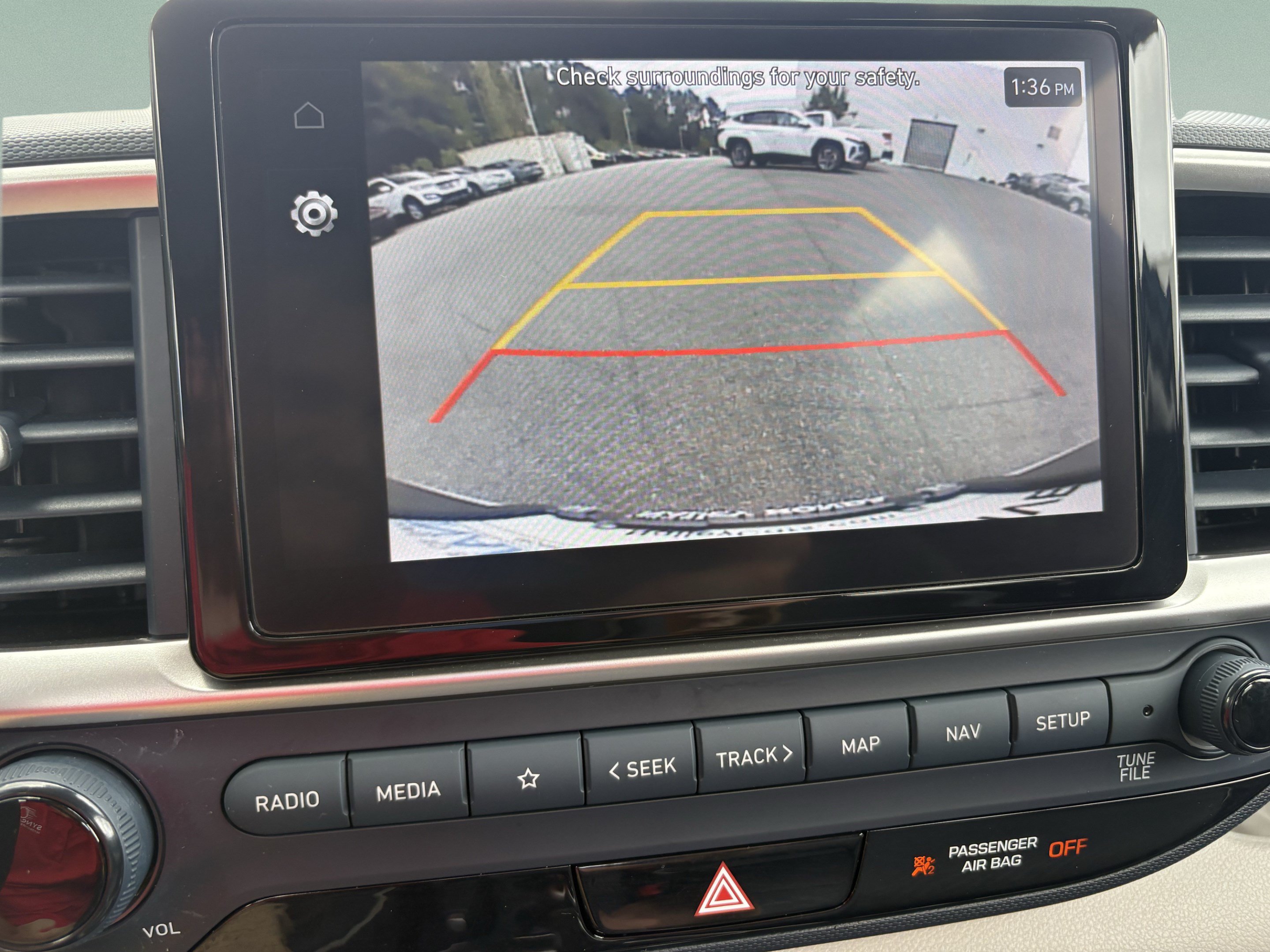 Certified 2025 Hyundai Venue Limited FWD image 12