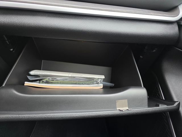 Used 2025 Jeep Grand Cherokee L Limited w/ Black Appearance Package image 26