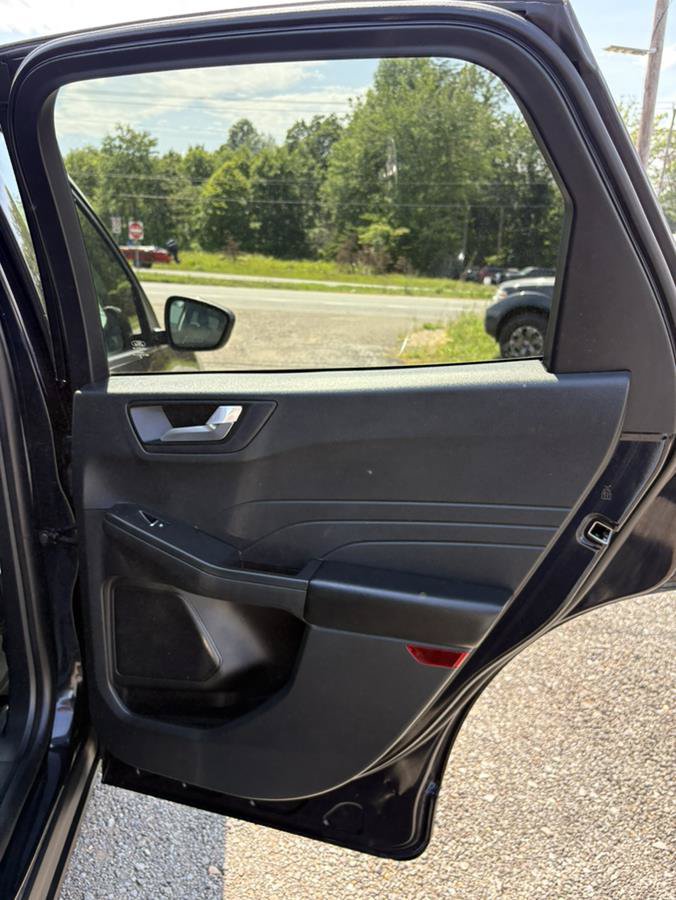 Used 2021 Ford Escape SE w/ SE Sport Appearance Package AWD/4WD image 18