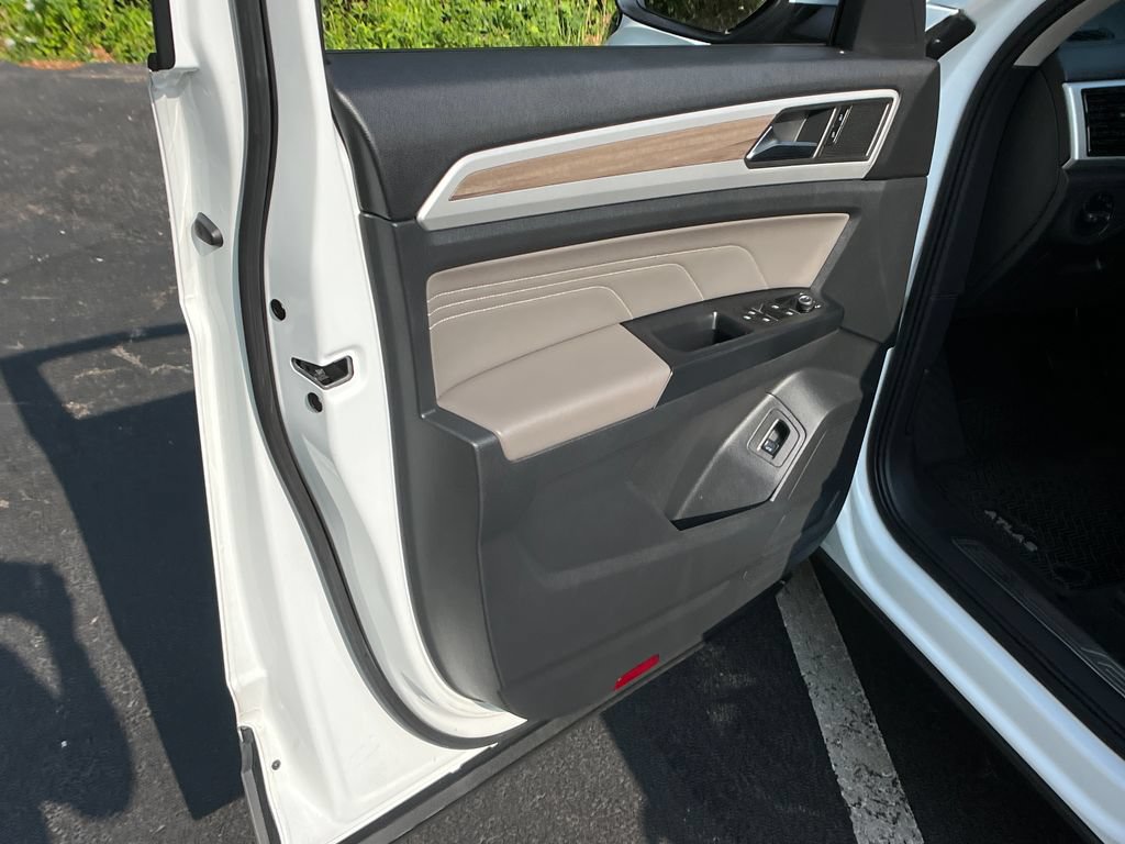 Used 2021 Volkswagen Atlas SEL AWD/4WD image 11