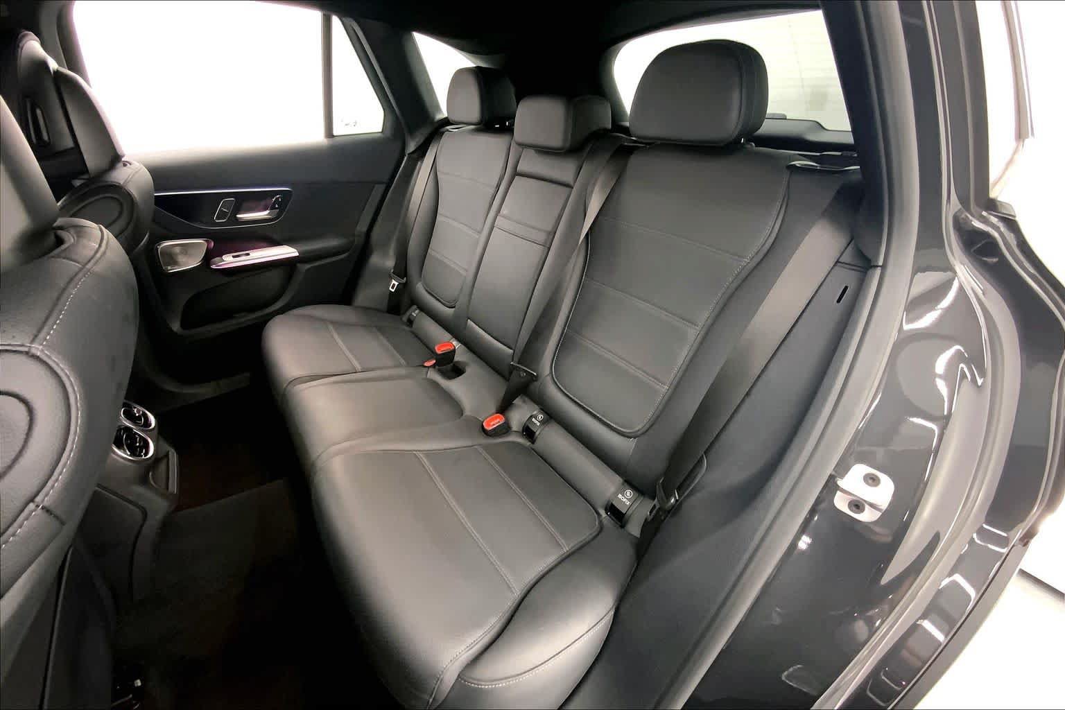 Used 2026 Mercedes-Benz GLC 300 image 17