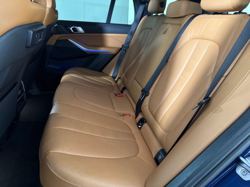 Used 2022 BMW X5 sDrive40i w/ M Sport Package RWD image 13