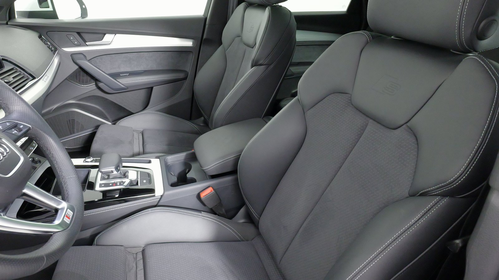 Used 2024 Audi Q5 e Premium Plus w/ Premium Plus Package image 41