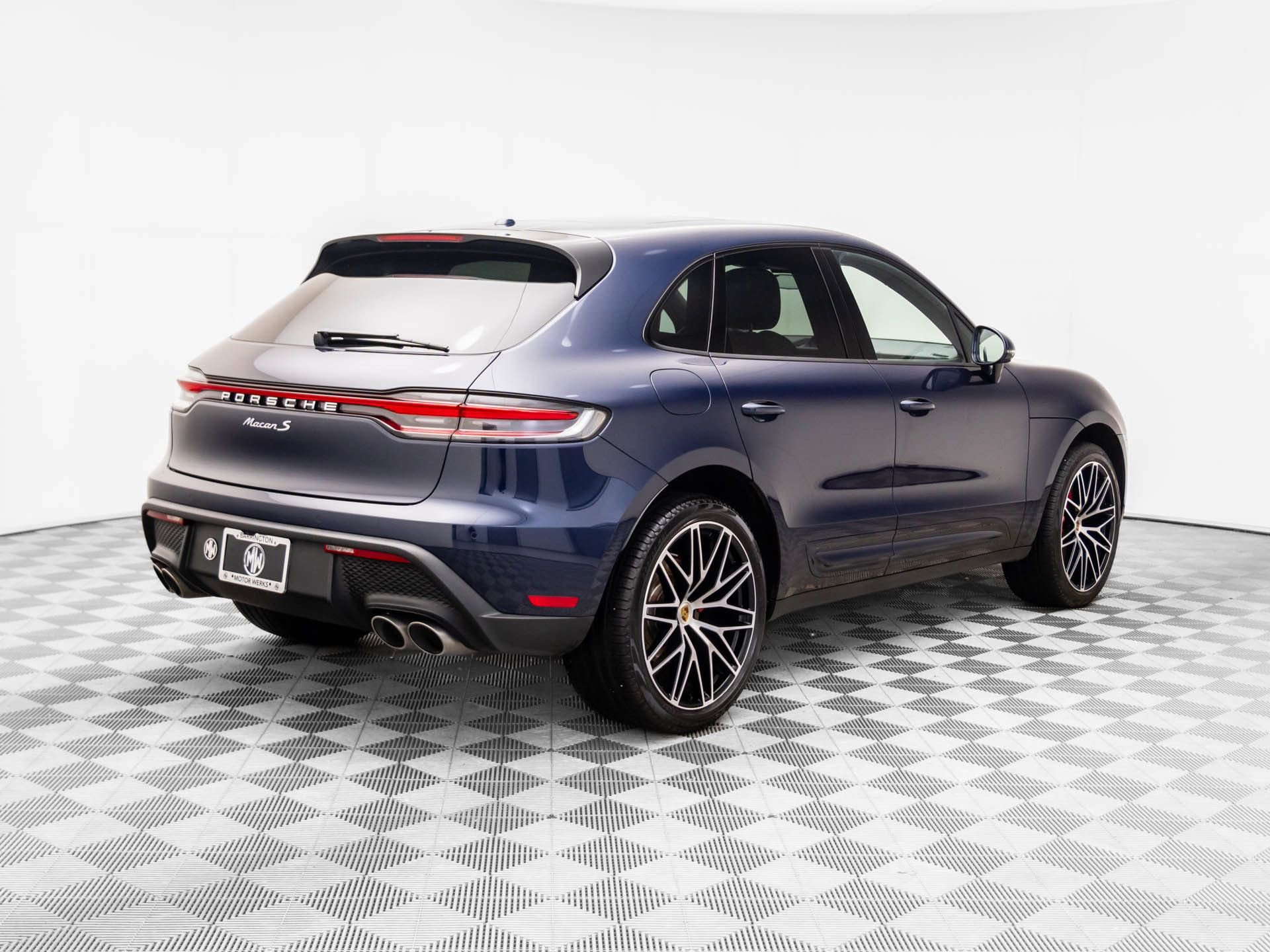 Certified 2022 Porsche Macan S image 7