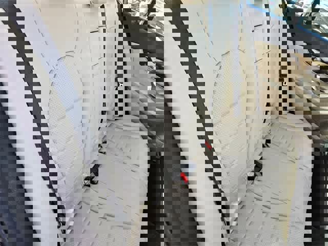 Used 2018 Mercedes-Benz C 300 4MATIC Sedan image 19