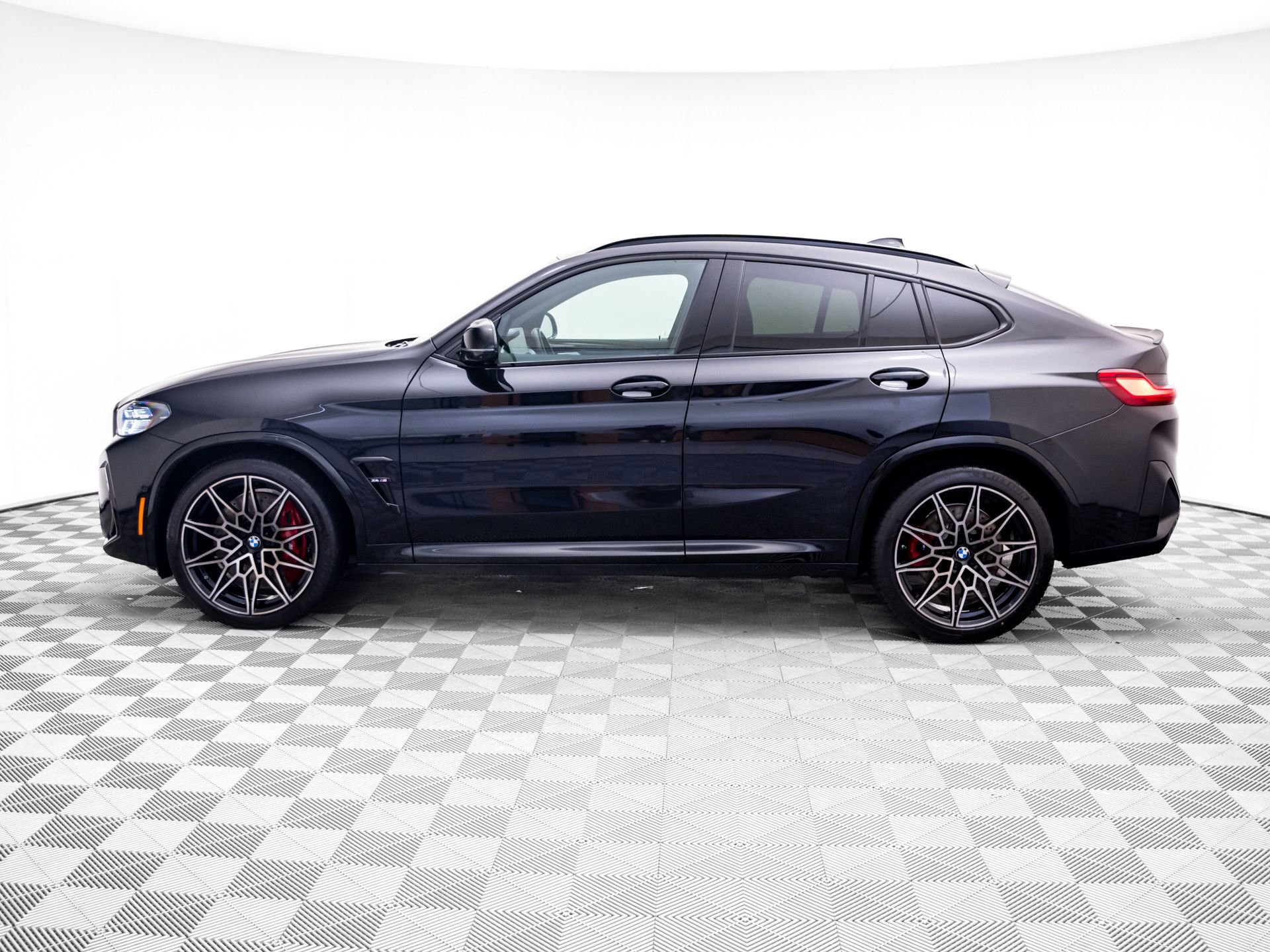 Used 2025 BMW X4 M w/ Competition Package AWD/4WD image 2